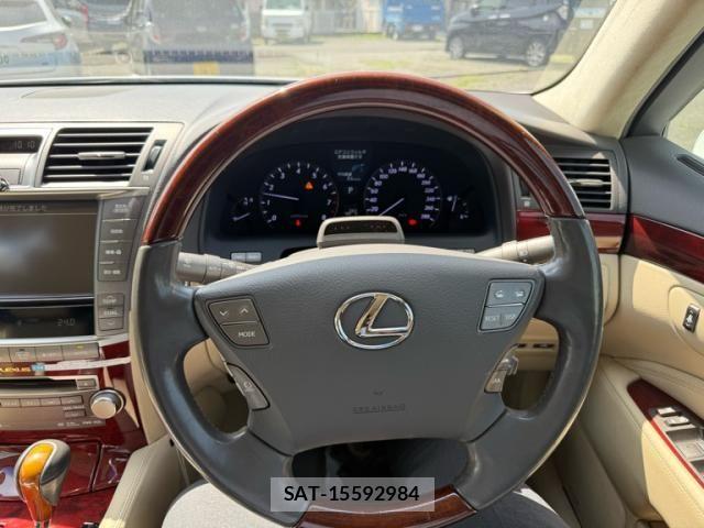 Lexus LS 2009-12 6499464-21