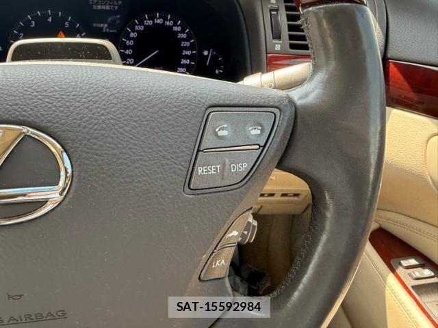 Lexus LS 2009-12 6499464-22