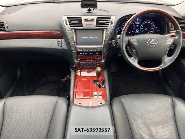 Lexus LS 2008-08 6641833-1