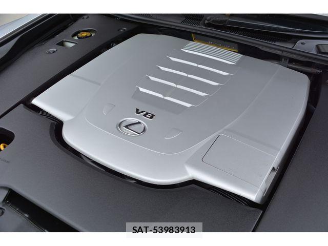 Lexus LS 2016-10 6676682-22