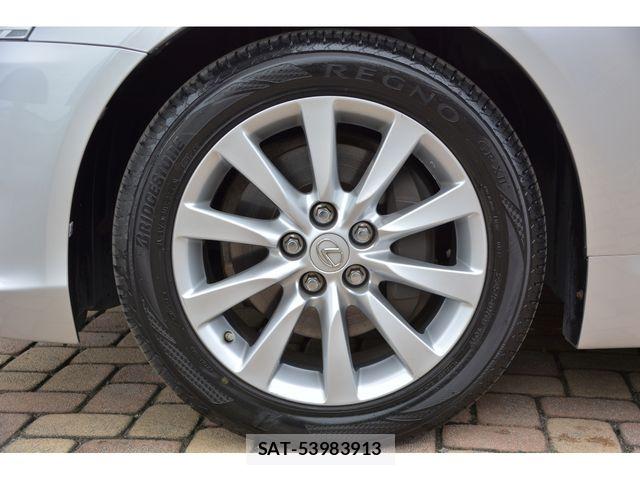 Lexus LS 2016-10 6676682-24