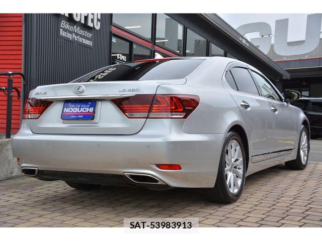 Lexus LS 2016-10 6676682-4