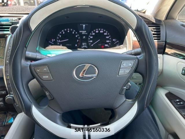 Lexus LS 2008-04 6995076-22