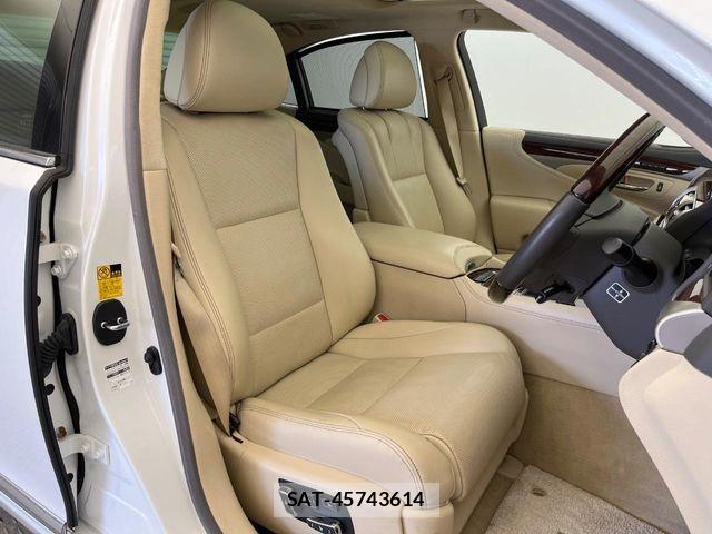 Lexus LS 2013-10 7220971-13