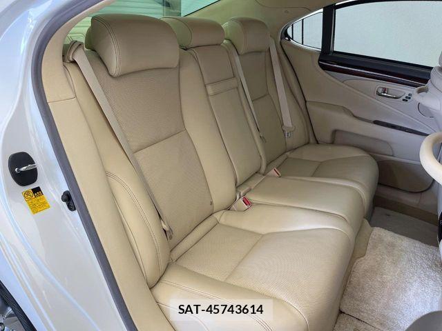 Lexus LS 2013-10 7220971-14
