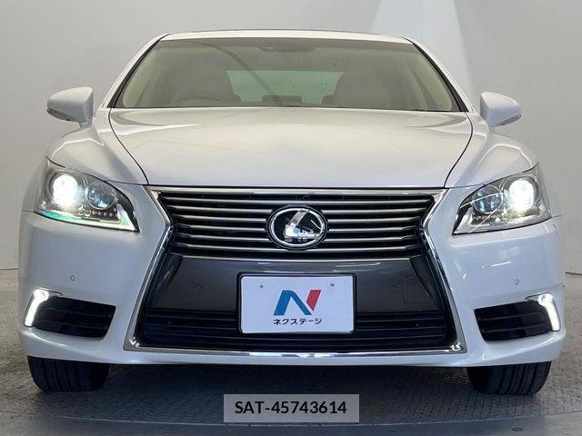 Lexus LS 2013-10 7220971-15