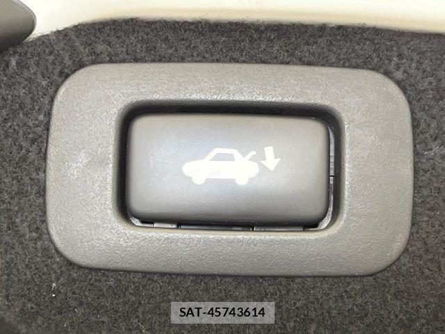 Lexus LS 2013-10 7220971-6
