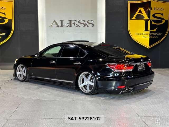 Lexus LS 2012-12 7358490-11