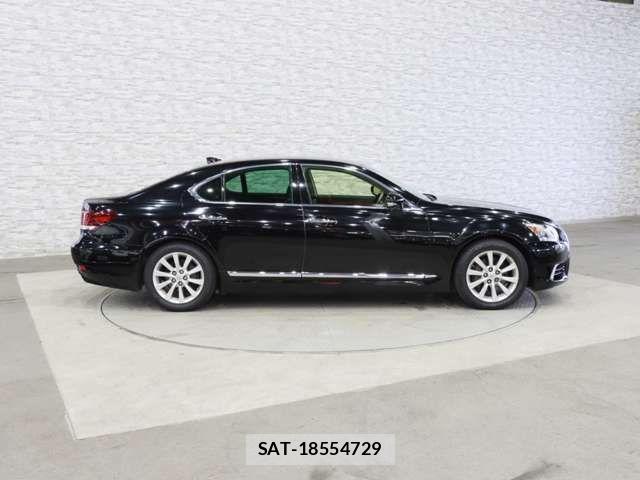 Lexus LS 2016-09 7358492-12