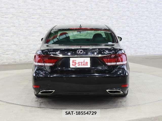 Lexus LS 2016-09 7358492-13