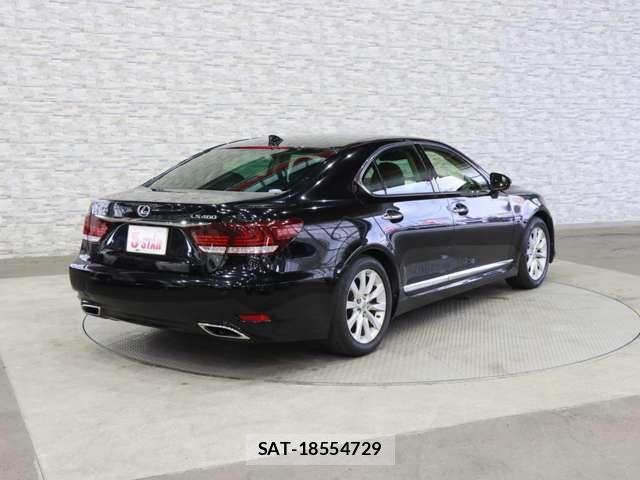 Lexus LS 2016-09 7358492-18
