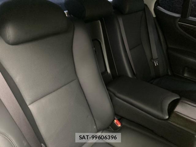 Lexus LS 2009-10 7358494-12