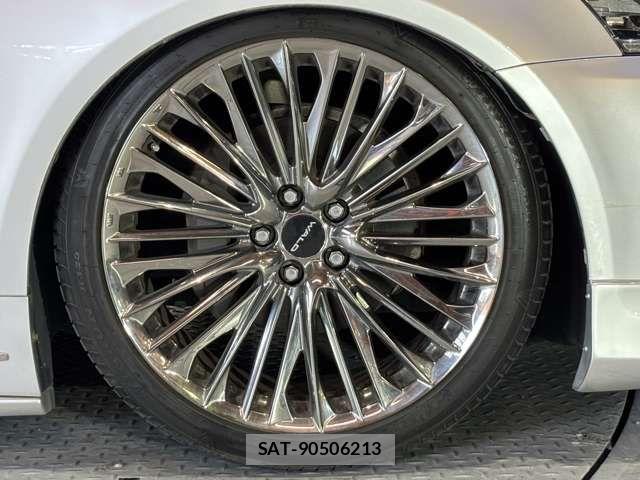 Lexus LS 2015-09 7378966-18