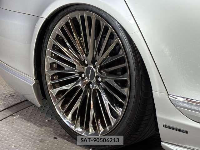 Lexus LS 2015-09 7378966-19