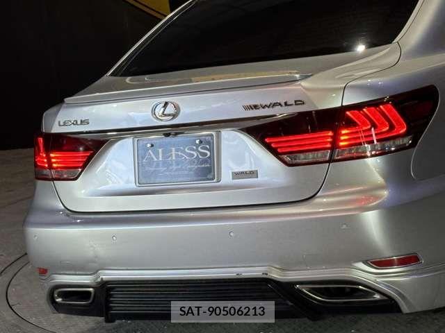 Lexus LS 2015-09 7378966-6