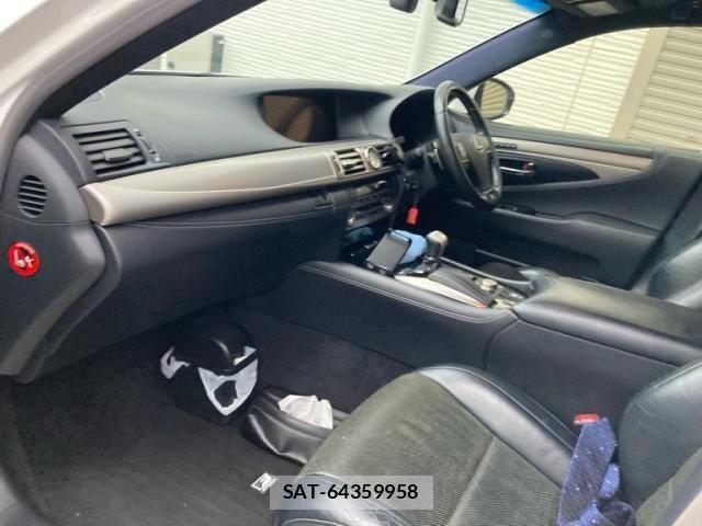 Lexus LS 2013-05 7455404-10