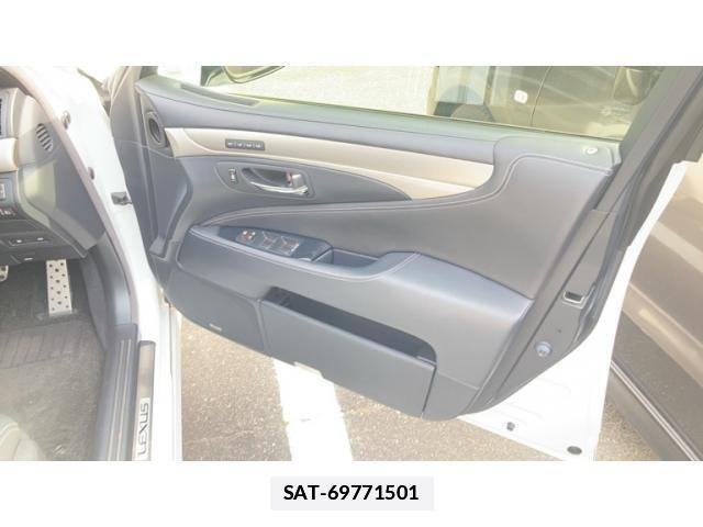 Lexus LS 2014-08 7455403-13