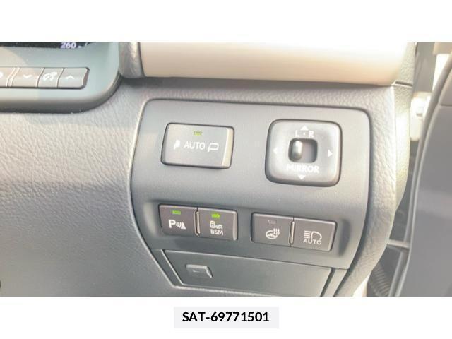 Lexus LS 2014-08 7455403-17