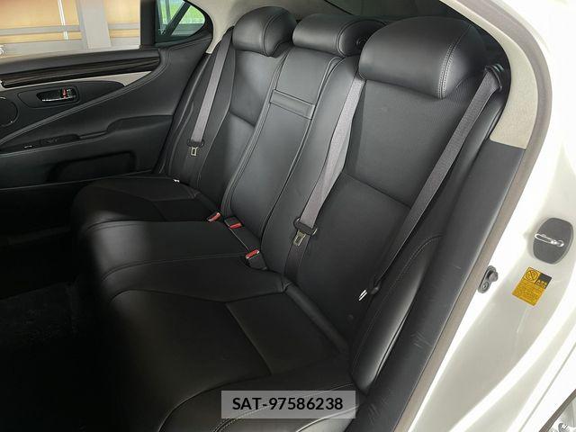 Lexus LS 2014-03 7725084-10