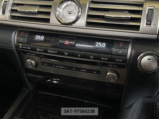 Lexus LS 2014-03 7725084-13