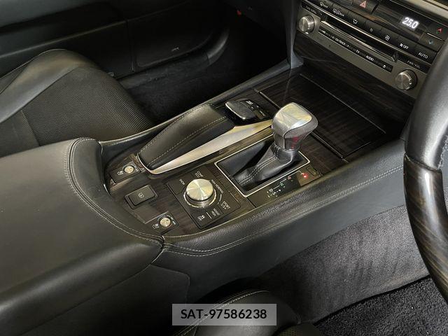 Lexus LS 2014-03 7725084-14