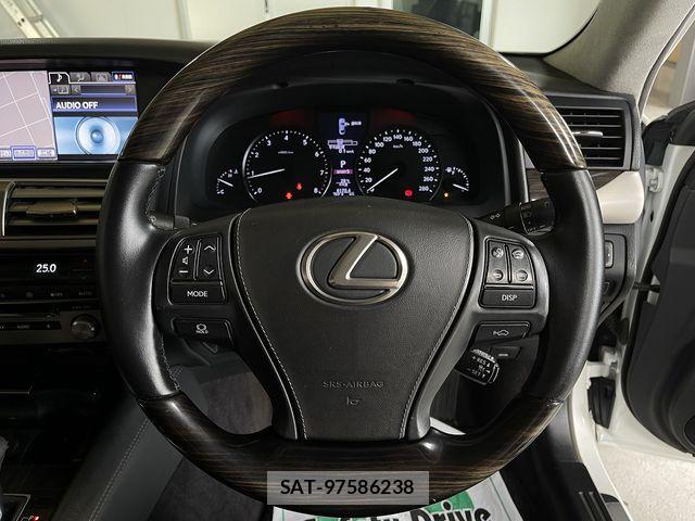 Lexus LS 2014-03 7725084-16