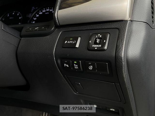 Lexus LS 2014-03 7725084-17