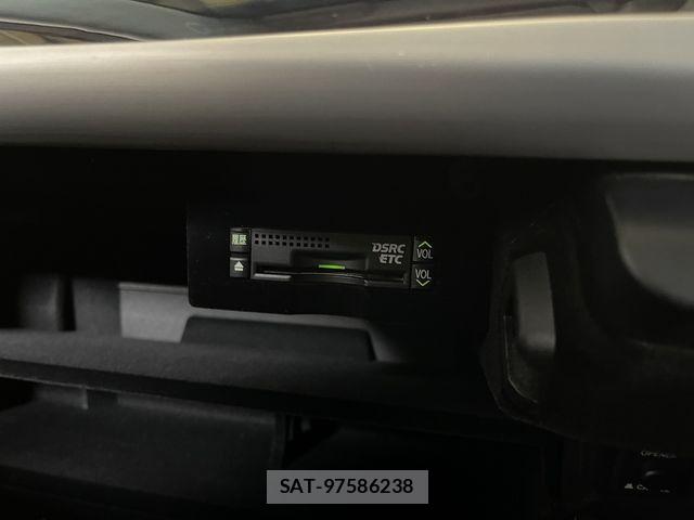 Lexus LS 2014-03 7725084-18