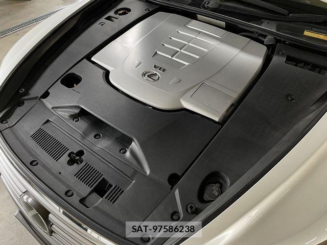 Lexus LS 2014-03 7725084-19