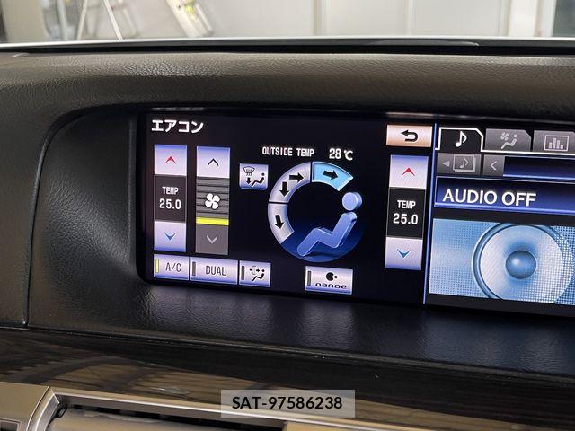 Lexus LS 2014-03 7725084-27