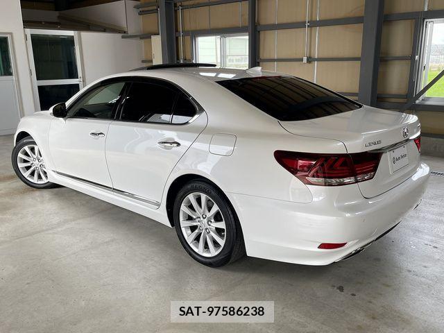 Lexus LS 2014-03 7725084-4