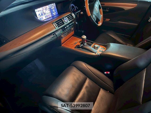 Lexus LS 2012-10 7877356-13