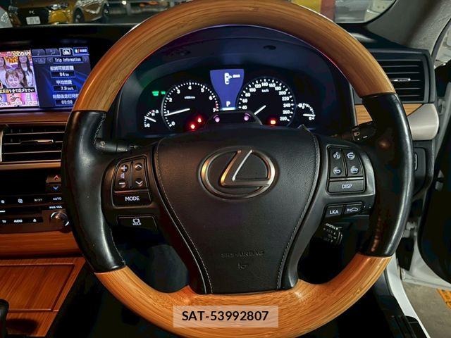 Lexus LS 2012-10 7877356-15