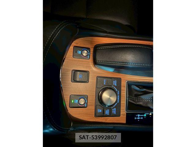 Lexus LS 2012-10 7877356-16