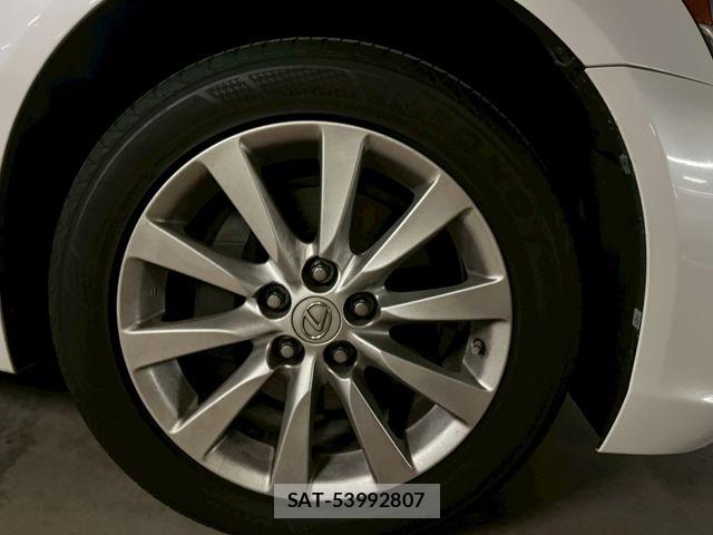 Lexus LS 2012-10 7877356-24