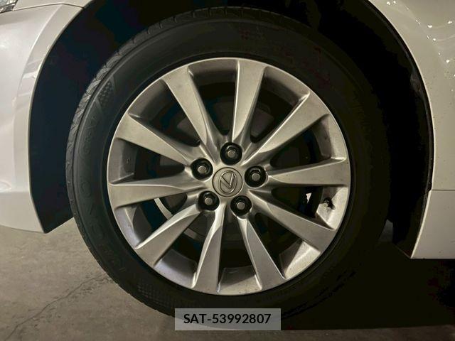 Lexus LS 2012-10 7877356-25
