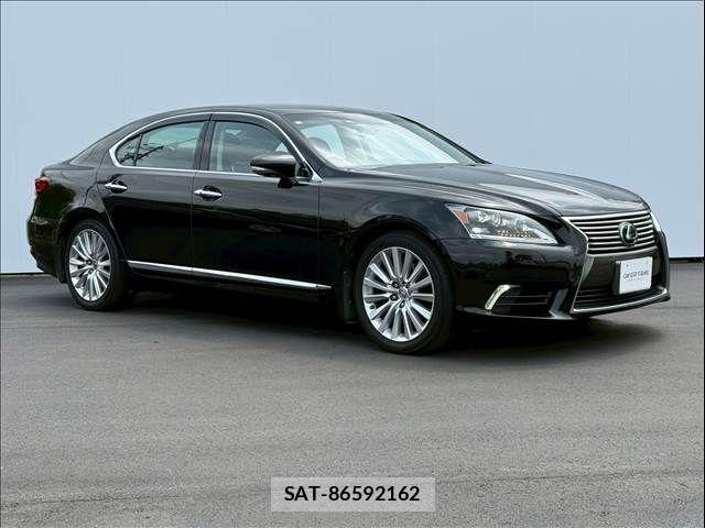 Lexus LS 2014-06 7962407-10