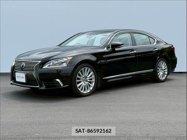 Lexus LS 2014-06 7962407-11