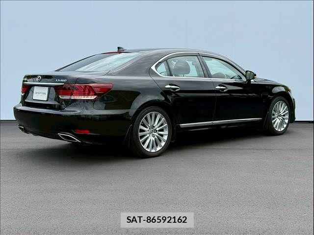 Lexus LS 2014-06 7962407-12