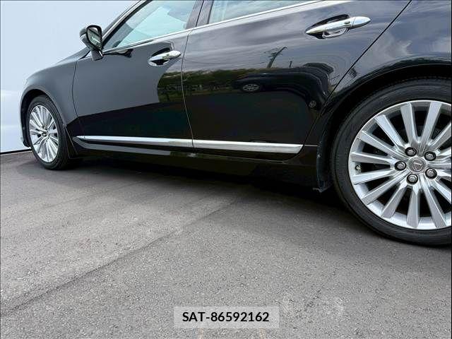 Lexus LS 2014-06 7962407-15