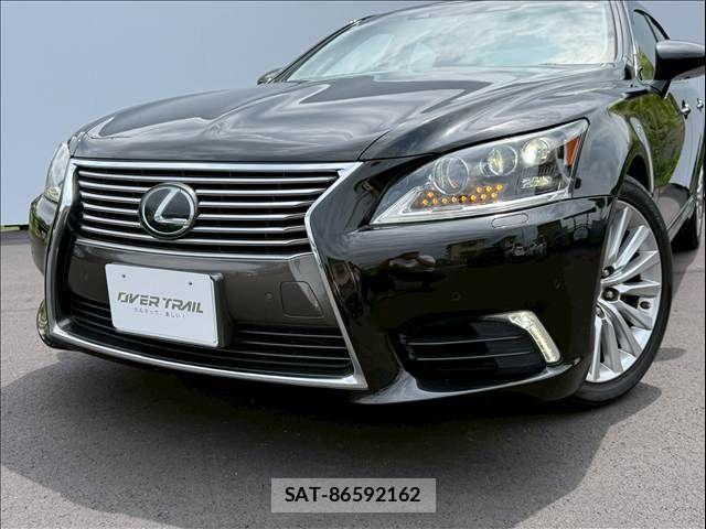 Lexus LS 2014-06 7962407-16