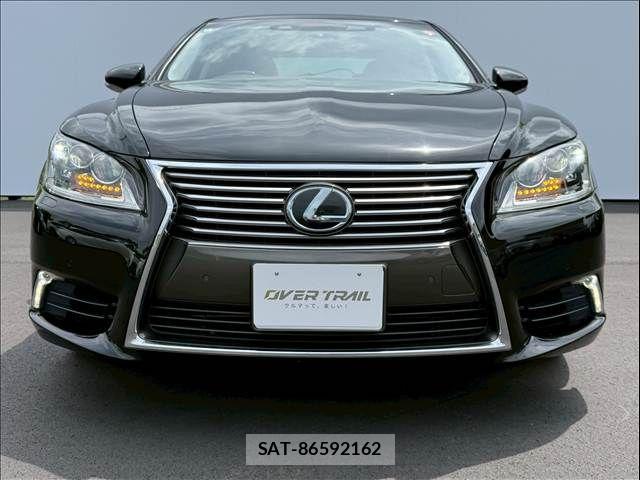 Lexus LS 2014-06 7962407-17