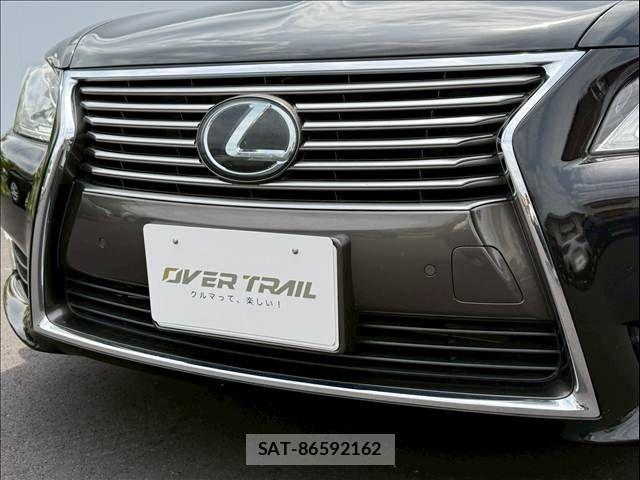 Lexus LS 2014-06 7962407-18
