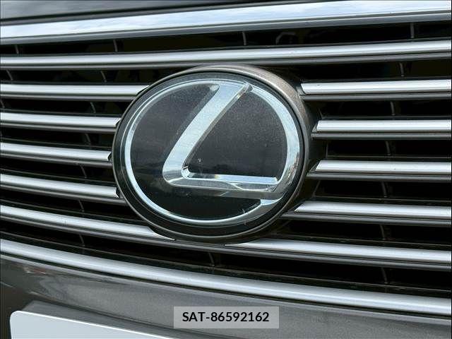 Lexus LS 2014-06 7962407-19