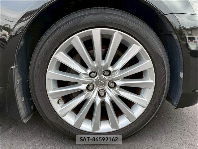 Lexus LS 2014-06 7962407-26
