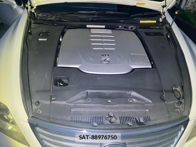 Lexus LS 2011-09 7962408-11
