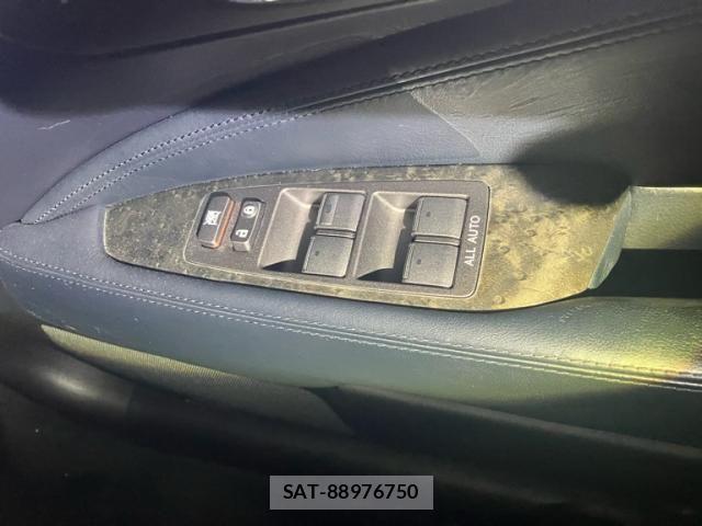 Lexus LS 2011-09 7962408-13