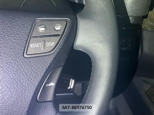Lexus LS 2011-09 7962408-16