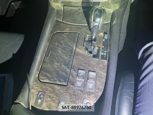 Lexus LS 2011-09 7962408-18