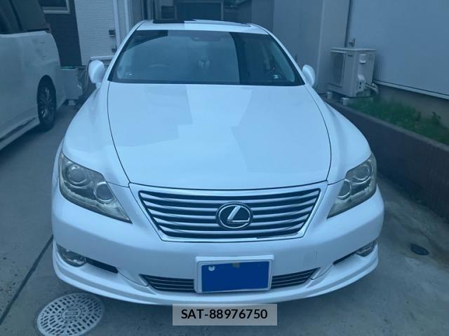 Lexus LS 2011-09 7962408-1